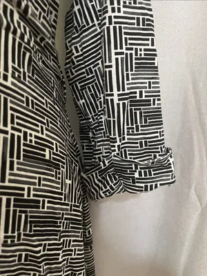 Black & White Geometric Wrap Dress - Women thumbnail 3