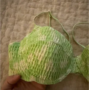 Triangl Green and white textured bikini top thumbnail 4