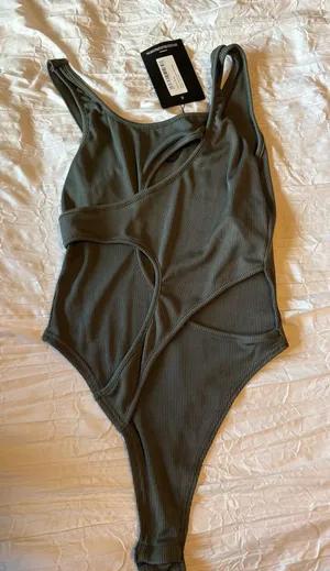 Pretty Little Thing Bodysuit thumbnail 1