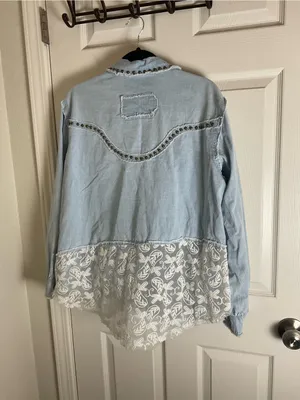 POL Light Wash Denim Button Down Top Shirt Studded Western Lace Trim Small S thumbnail 10