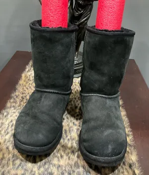 UGG CLASSIC SHORT‎ BOOTS thumbnail 1