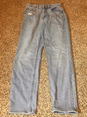 American Eagle Outfitters Mom Jeans Light Wash‎ Distressed High Rise Size 4 thumbnail 1
