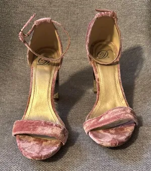 Elegant Pink Velvet Women's Heels thumbnail 1