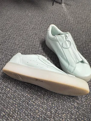Adidas sleek sneakers size 7 // 080416 thumbnail 2