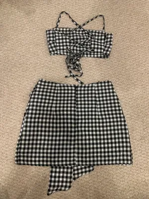 Boutique Black And White Set thumbnail 2