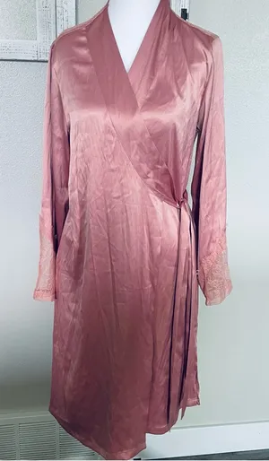 Victoria's Secret Blush Satin Robe thumbnail 1