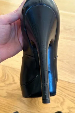 Gucci Vintage Leather Ankle Boots with Gold Lace Plate in Black thumbnail 9