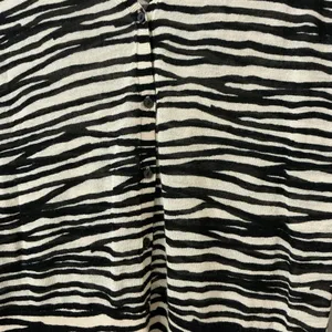 LOFT Zebra Stripe Cardigan Sweater M Lightweight Career Career Minimalist Layers thumbnail 2