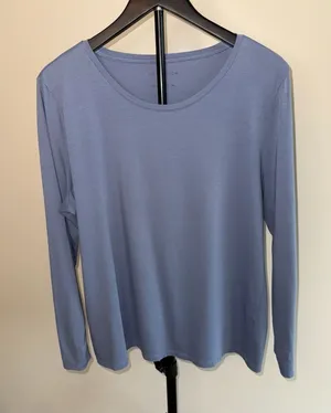 Ann Taylor  Long Sleeve Tee Size XL thumbnail 1