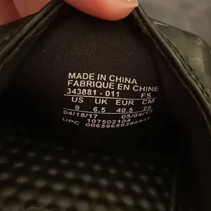 Women’s Nike slides thumbnail 3