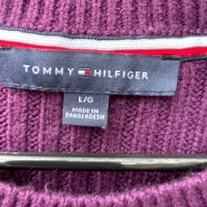 Tommy Hilfiger size L cable-knit dark berry sweater. thumbnail 4