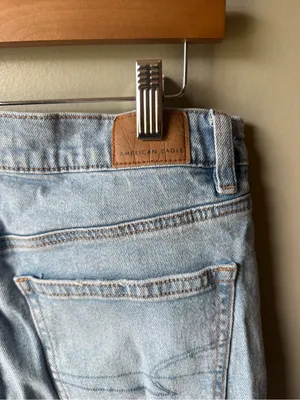 American Eagle Super High-Rise Straight Jeans Women’s Size 8 Light Wash thumbnail 6
