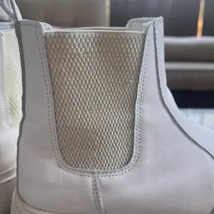 SheIn White Boots thumbnail 5