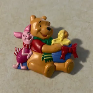 Disney Winnie the Pooh & Piglett too sculpted Christmas broach thumbnail 1