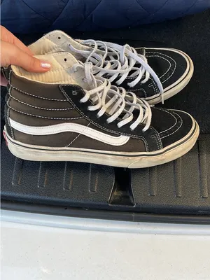 Vans Classic Sk8-Hi Black High-Top Sneakers thumbnail 2