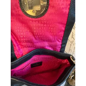 Kate Spade Black Quilted Pebbled Leather‎ Crossbody Bag Gold Turn Lock Hardware thumbnail 6