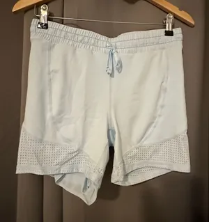 Fabletics‎ Perforated Run 2" Short Light blue with pocket thumbnail 1