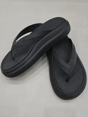 Zara Platform Thong Sandals / Pool Slides in Matte Black Rubber Size 37 thumbnail 5