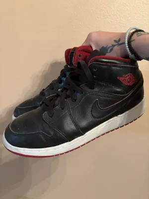 Air Jordan 1 Retro Mid GS 'Black Gym Red' thumbnail 6