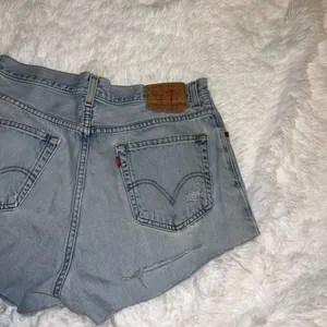 Levi’s 560 Light Wish Denim Cutoff Shorts size 33 thumbnail 2