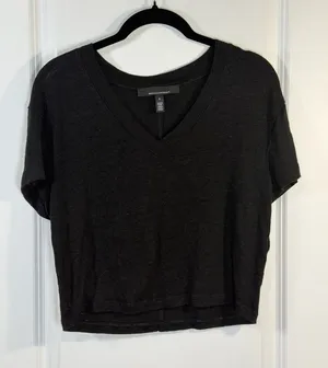 White House Black Market Black V-Neck Cropped Short Sleeve Tee Size S thumbnail 1