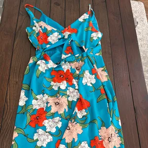 Lulus Teal Floral Wrap Midi Dress Size M thumbnail 13