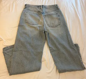 Light Wash Baggy Target Jeans thumbnail 3