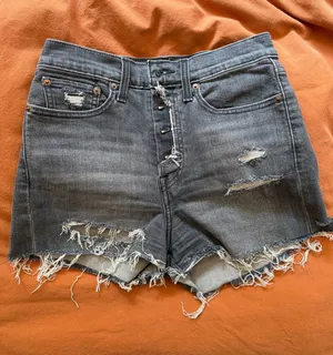 Levi’s Wedgie Shorts Denim High-Rise thumbnail 1