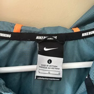 Nike windbreaker thumbnail 2