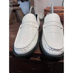 Steve Madden Goodman White Croc Embossed Penny Loafers Size 8.5 thumbnail 6