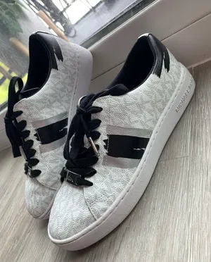 Michael Kors Sneakers thumbnail 1
