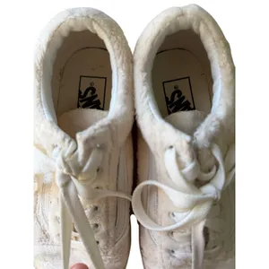 Vans Old Skool Sherpa Faux Fur Sneakers Ivory Cream Women's 7.5 thumbnail 7
