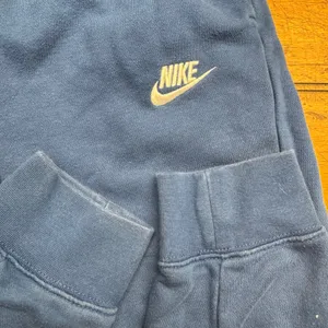 Nike Sportswear Club Fleece‎ Joggers Blue Sweatpants Mens XS Embroidered Logo thumbnail 2