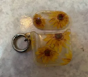 Casely Sunflower AirPod Case Yellow thumbnail 1