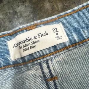Abercrombie & Fitch The Mom Short Mid‎ Rise 4 27 thumbnail 8