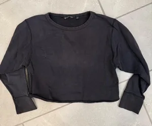 Athleta black cropped crew sweatshirt in size M thumbnail 1