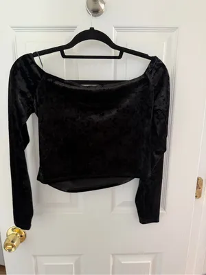Topshop Black Velvet Long Sleeve Crop Top Size 8 thumbnail 5