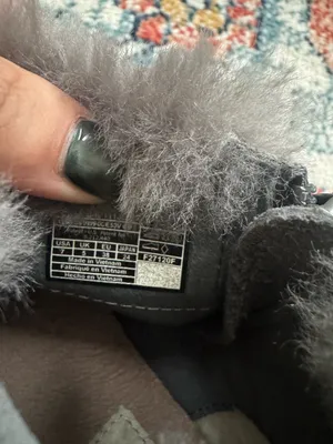 UGG Boots Women’s 7 thumbnail 7