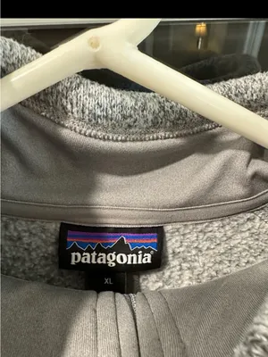 Patagonia women’s Light Gray Fleece Half-Zip Pullover thumbnail 2