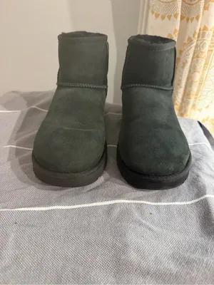 UGG wmns sz 8 classic mini ii thumbnail 3