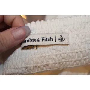 Women's Abercrombie & Fitch White V-Neck Short Sleeve Crop Top Blouse Size Small thumbnail 3