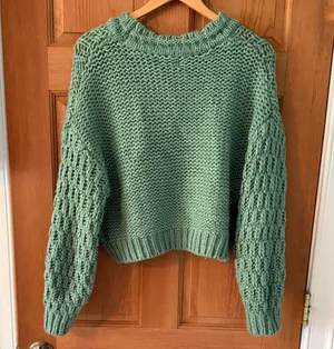 Universal Threads Good Co. Size XS Women's Teen Girl Cozy Green Knit Sweater thumbnail 4