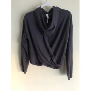 Lululemon Cropped Sweatshirt Size 6 thumbnail 2