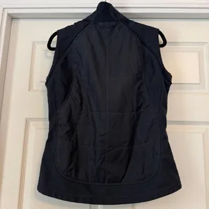 Women's Nike ACG Vest Size M Black Running thumbnail 2