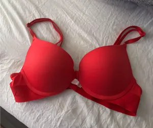 PINK - Victoria's Secret Red push up bra thumbnail 1
