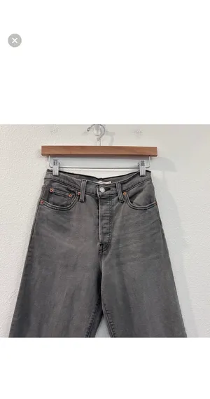 Levi's Ribcage Straight Ankle Jeans thumbnail 3