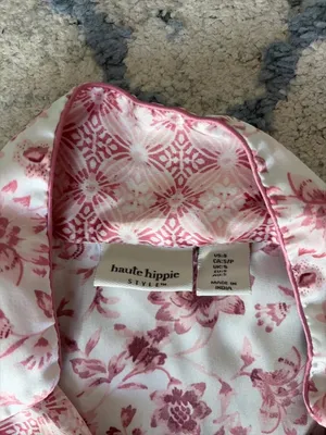 Haute hippie pink floral print lounge/pajama set (size small) thumbnail 2
