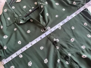 Anthropologie 11-1-Tylho Lakin Green Tunic Ladybug Button Down Shirt Size Small thumbnail 5