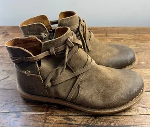 Børn Women's Tarkiln Ankle Boots in distressed brown leather size 7.5 thumbnail 1