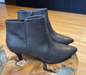 Clarks Un Vale Judith Metallic Ankle Boots Size 7M thumbnail 1